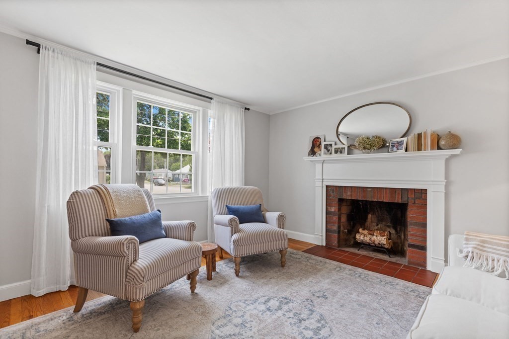 4 Branch Road Weymouth, MA 02190 - Photo 4 of 32