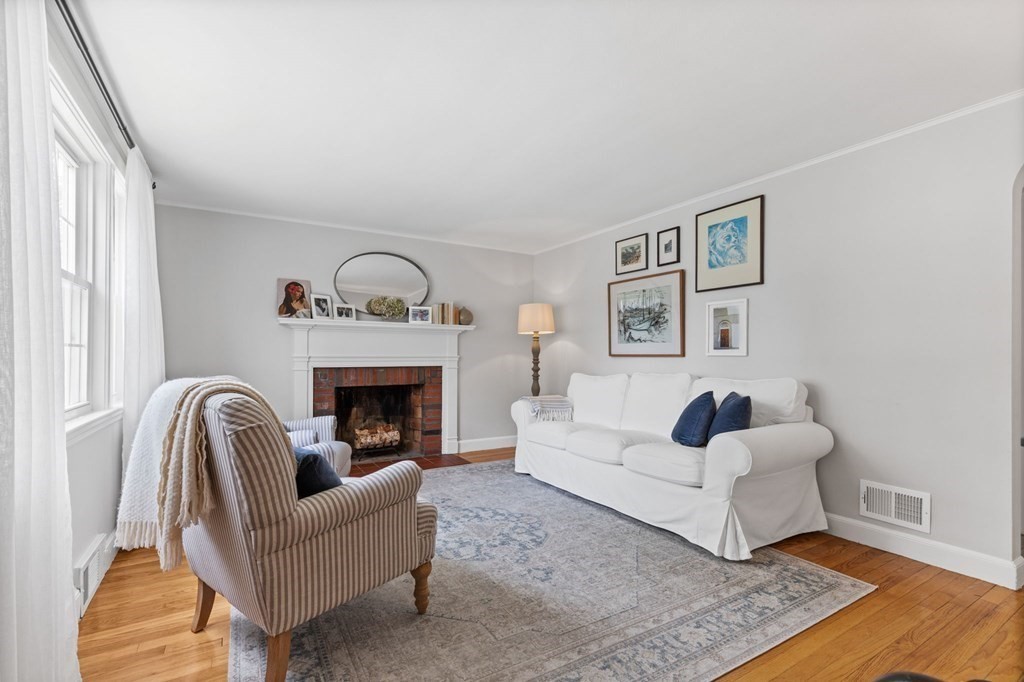 4 Branch Road Weymouth, MA 02190 - Photo 5 of 32