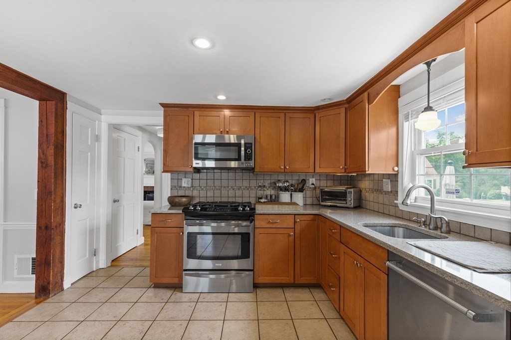 4 Branch Road Weymouth, MA 02190 - Photo 8 of 32