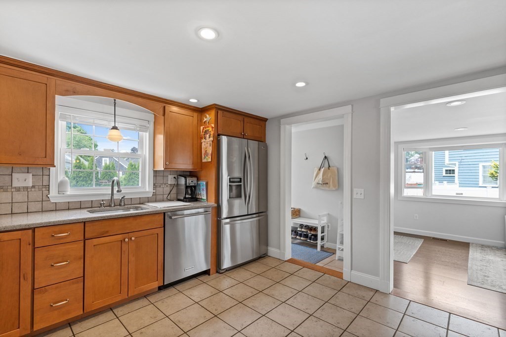4 Branch Road Weymouth, MA 02190 - Photo 9 of 32