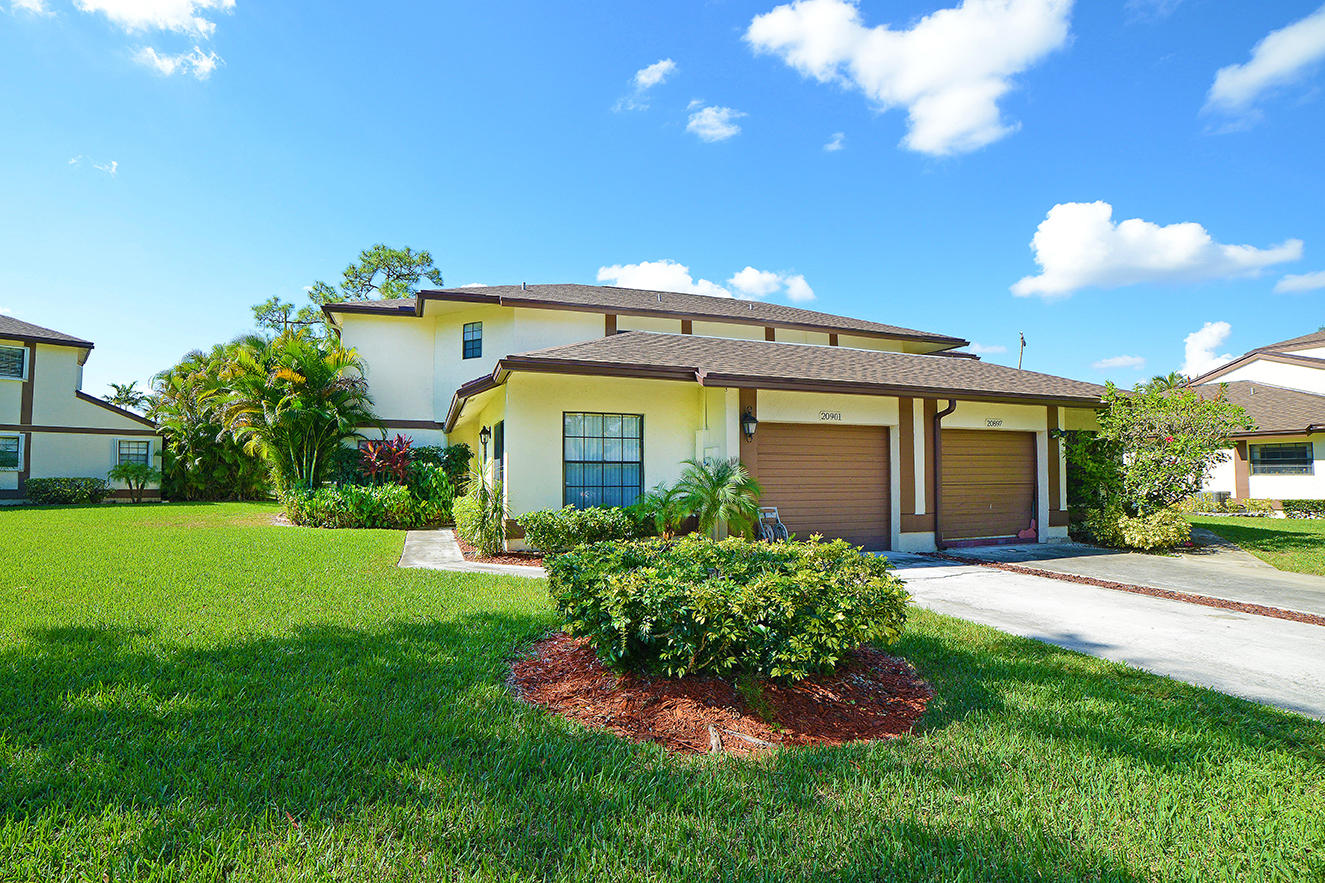 20901 Boca Ridge Drive South Boca Raton, FL 33428 - Photo 2 of 42 AK2_7055A