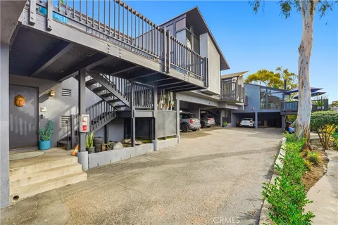 $6,295,000 | 2101 Glenneyre Street, Laguna Beach, CA 92651