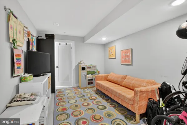 $3,750 | 722 East Thompson Street, Philadelphia, PA 19125