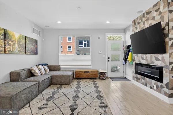 $3,750 | 722 East Thompson Street, Philadelphia, PA 19125