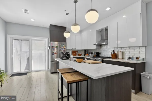 $3,750 | 722 East Thompson Street, Philadelphia, PA 19125