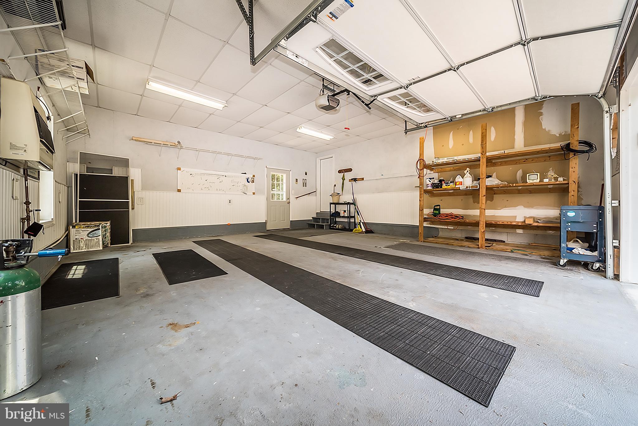 45277 Scotch Neck Road Hollywood, MD 20636 - Photo 20 of 30 Attached 2 car garage