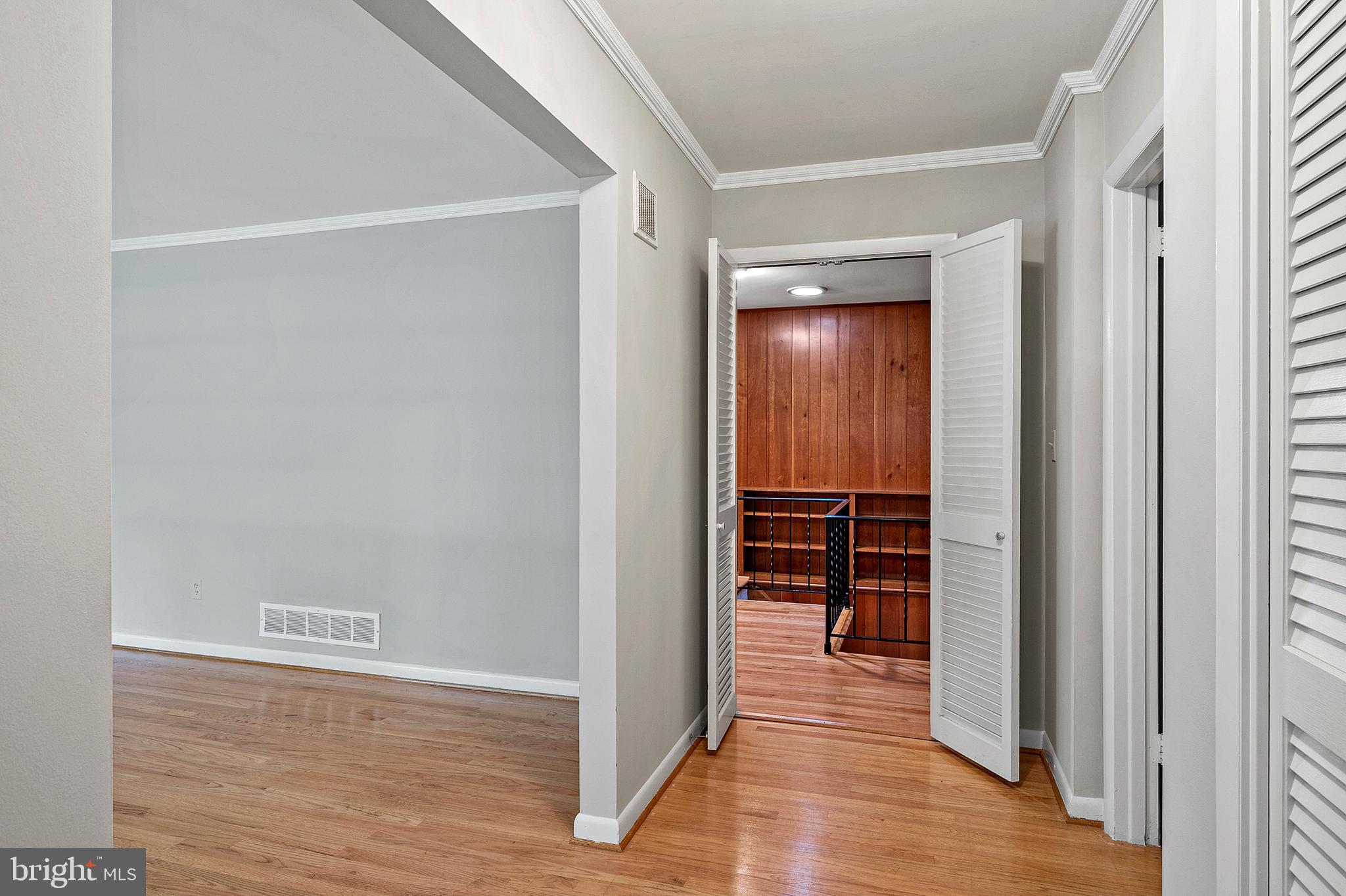 3929 Hawthorne Road Ellicott City, MD 21042 - Photo 10 of 37 Foyer