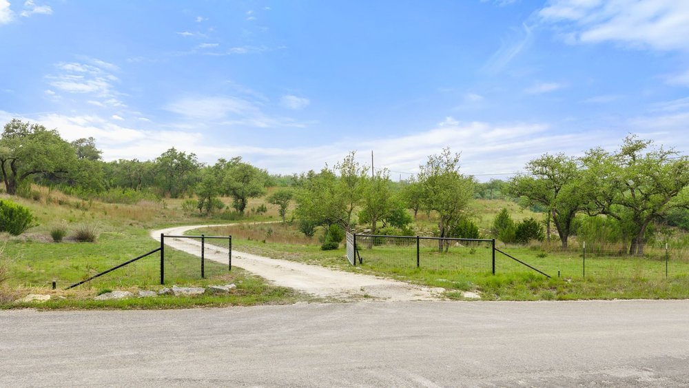 1850 Pursley Road Dripping Springs, TX 78620 - Photo 5 of 32 Gated Entry