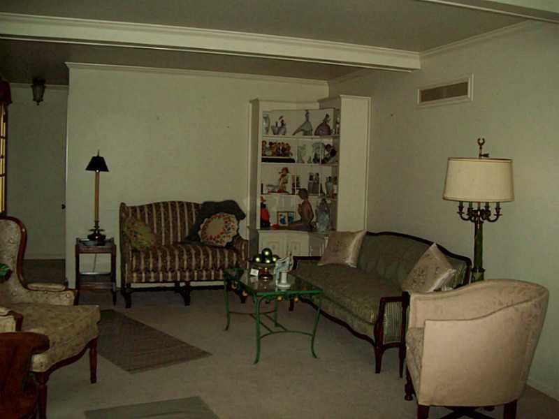 75 Scenic Avenue Indiana, PA 15701 - Photo 2 of 8 Living Room.