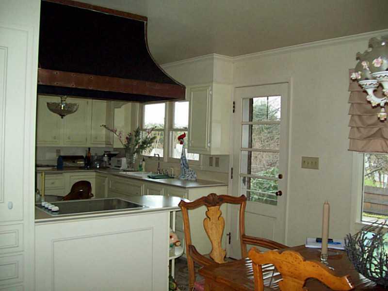 75 Scenic Avenue Indiana, PA 15701 - Photo 4 of 8 Kitchen.