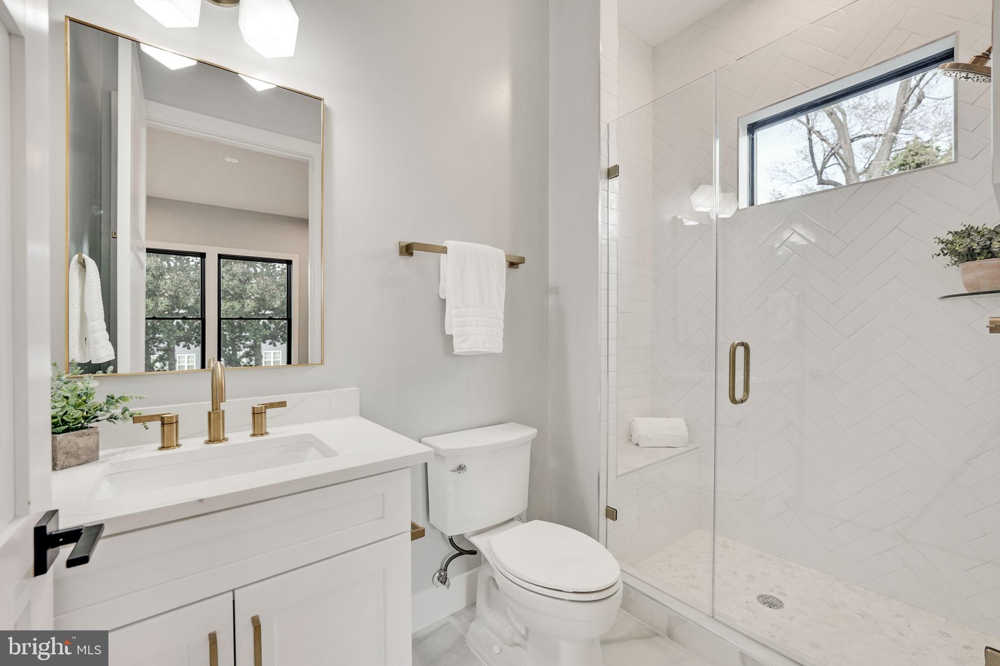 1422 Mayflower Drive McLean, VA 22101 - Photo 14 of 67 Bathroom 2 with tile shower surround