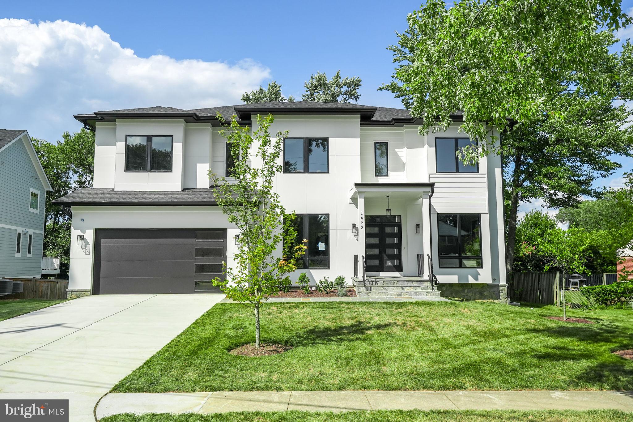 1422 Mayflower Drive McLean, VA 22101 - Photo 2 of 67 Welcome to 1422 Mayflower Dr!