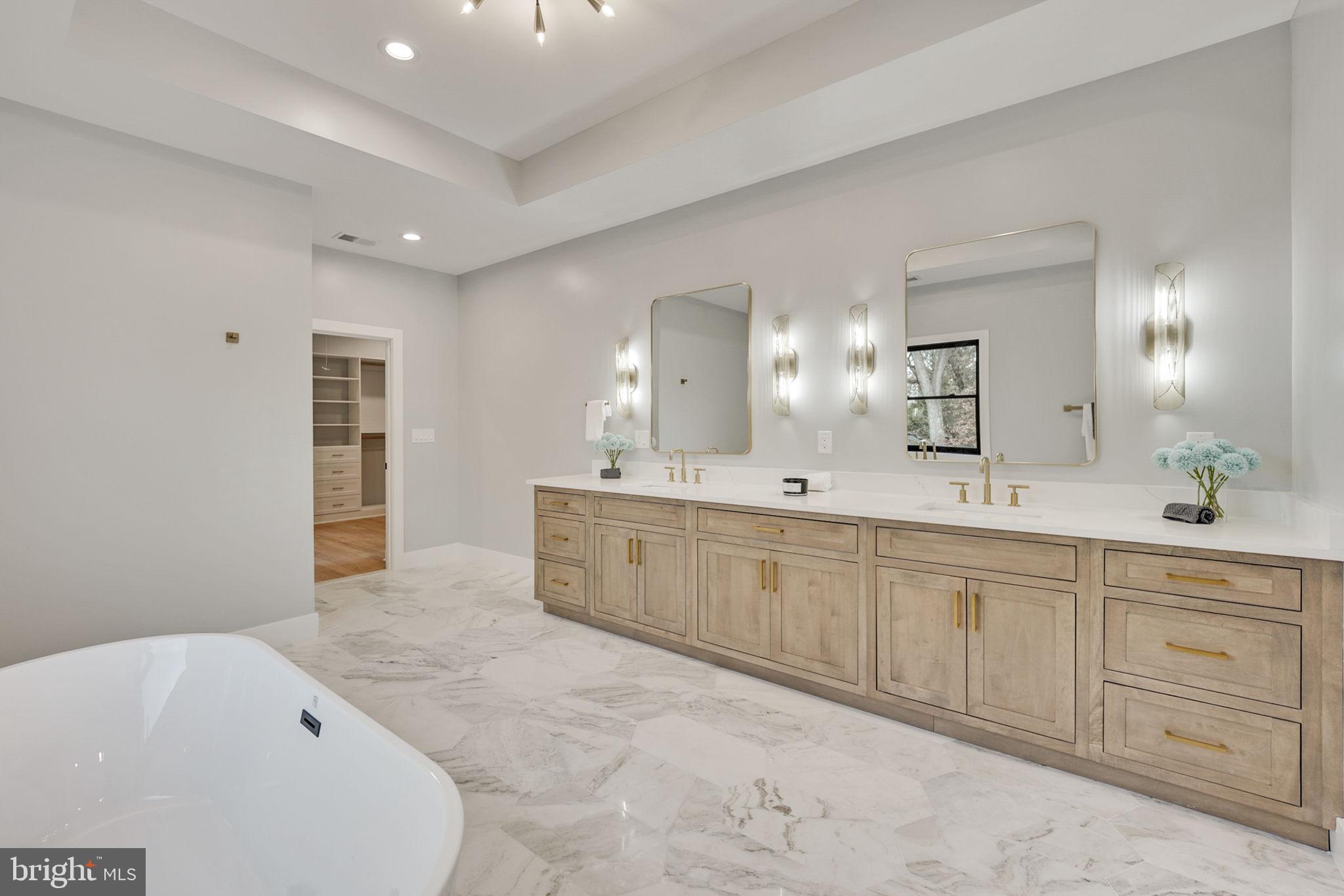 1422 Mayflower Drive McLean, VA 22101 - Photo 35 of 67 Primary Suite