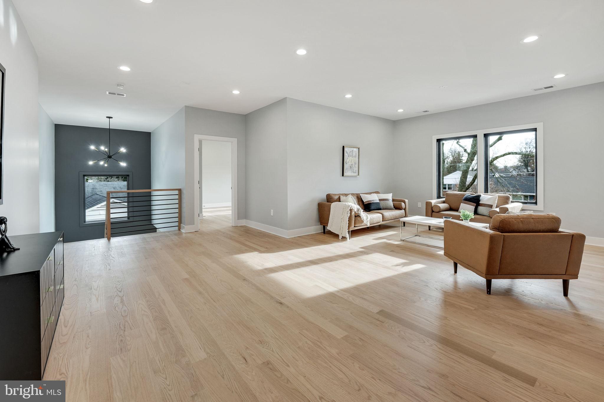 1422 Mayflower Drive McLean, VA 22101 - Photo 36 of 67 Upstairs sitting room is a flexible space