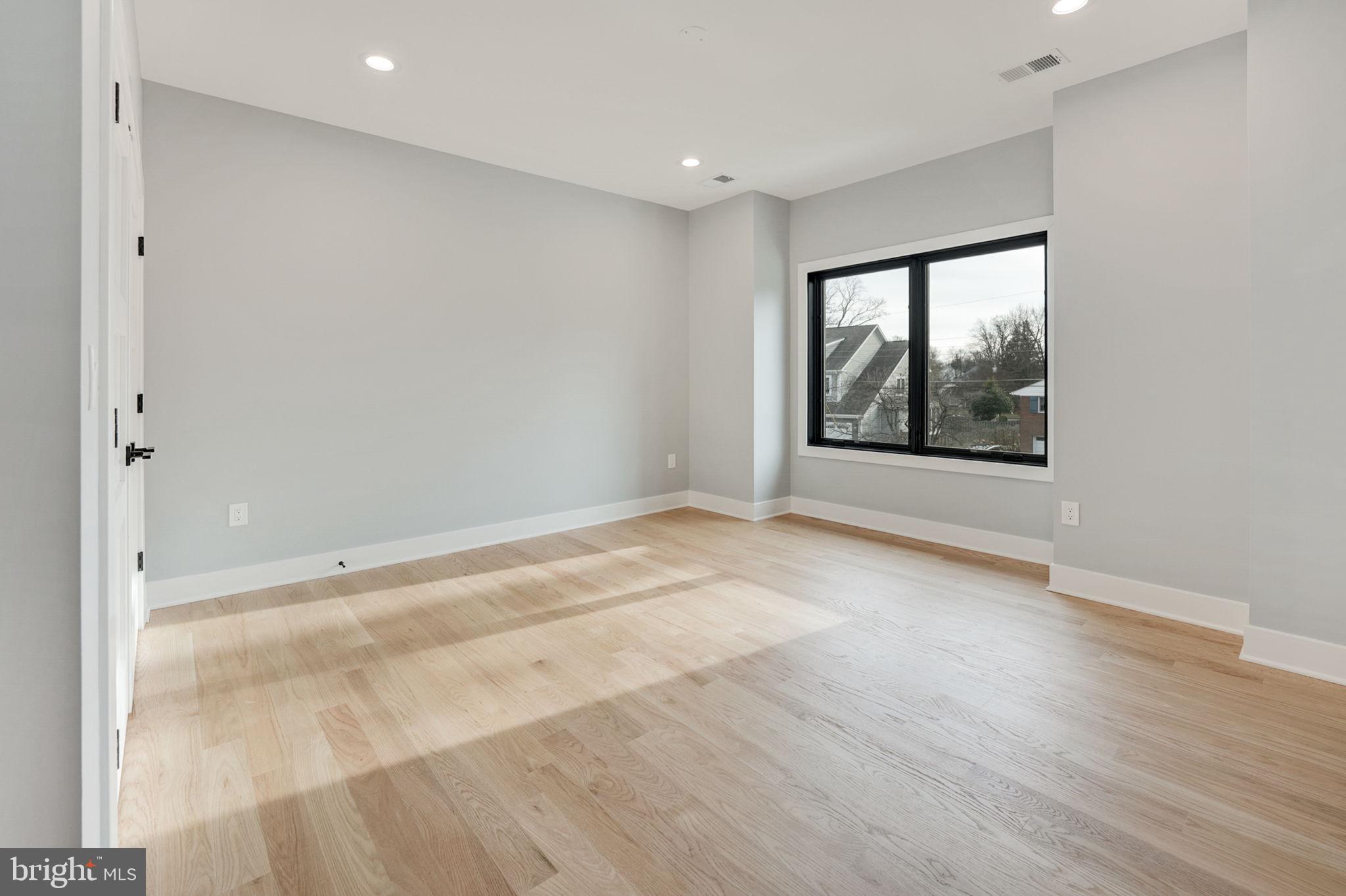 1422 Mayflower Drive McLean, VA 22101 - Photo 38 of 67 Bedroom 3