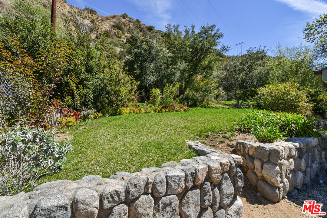 2447 Stonyvale Road Tujunga, CA 91042 - Photo 19 of 33