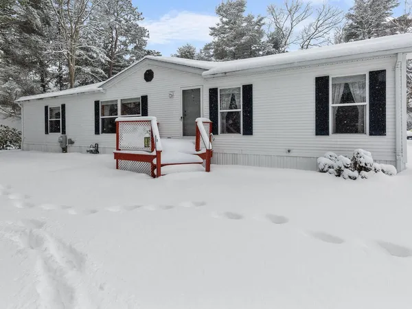 $249,900 | 13 Kelly Lane, Coventry, RI 02816