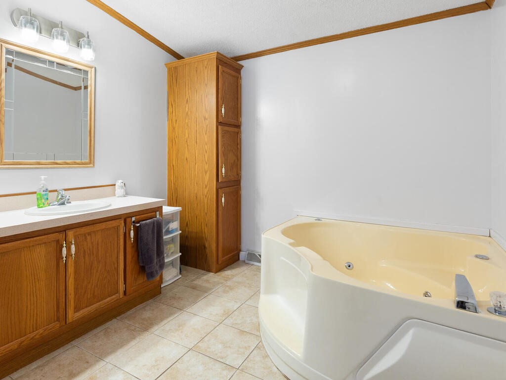 13 Kelly Lane Coventry, RI 02816 - Photo 21 of 22