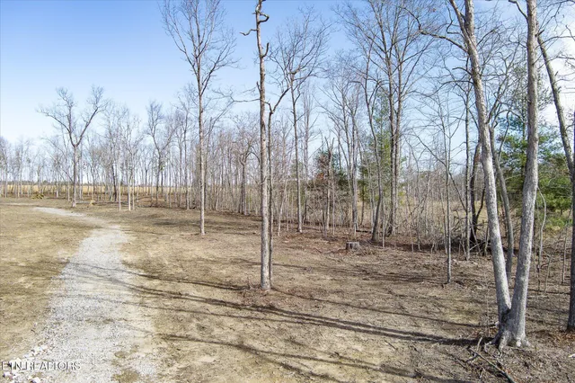 $129,900 | 372 Perkins Trail, Deer Lodge, TN 37726