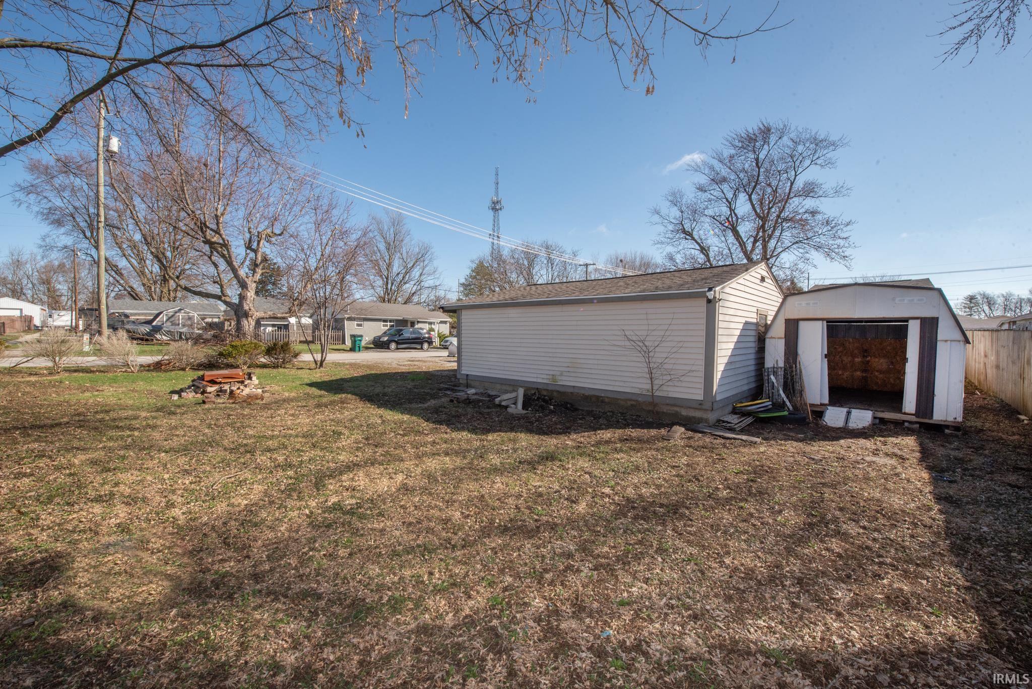 708 Evans Street Lebanon, IN 46052 - Photo 4 of 28