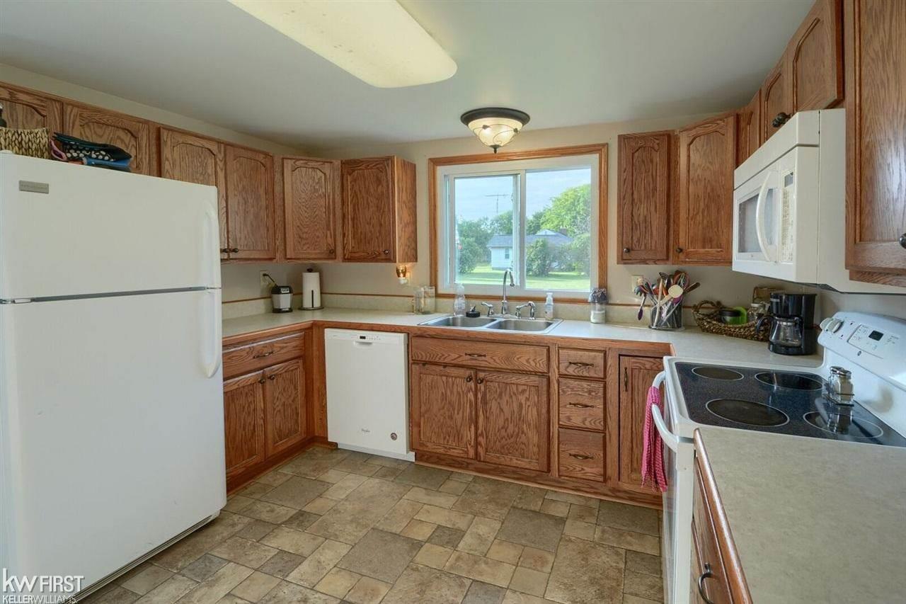 4311 North North Gale Road Davison, MI 48423 - Photo 17 of 25 21465627-16.JPG