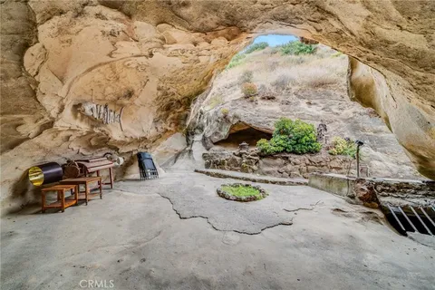 $1,779,000 | 2073 Hidden Valley Canyon Road, Laguna Beach, CA 92651