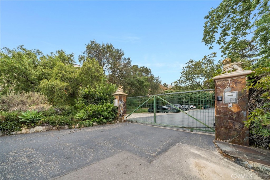 2073 Hidden Valley Canyon Road Laguna Beach, CA 92651 - Photo 4 of 31