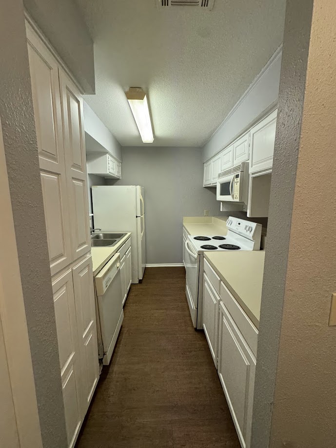 1305 West Villa Maria Road, Unit F202 Bryan, TX 77801 - Photo 4 of 30 Gallery Image 4