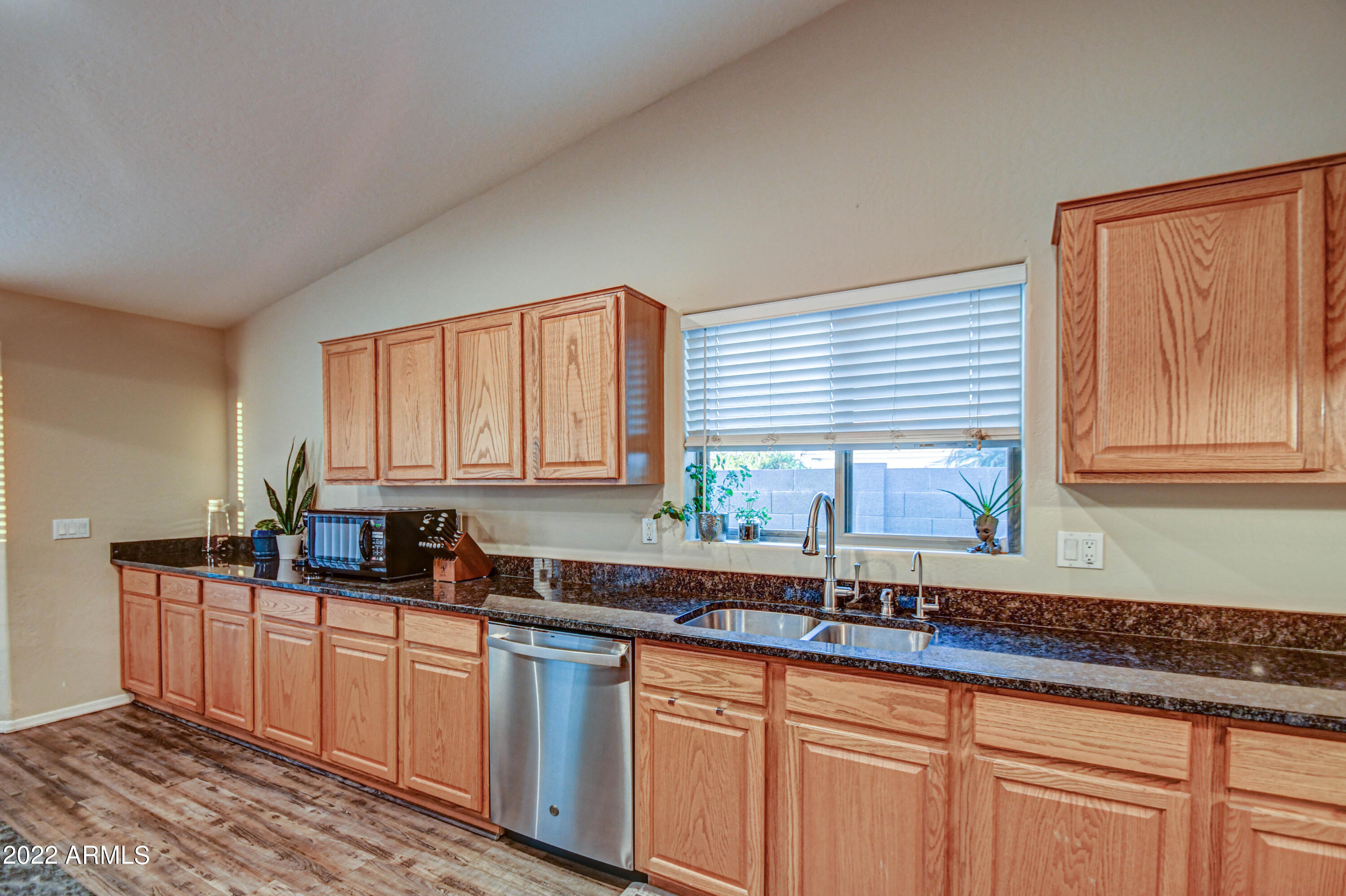 1710 East Harwell Road Phoenix, AZ 85042 - Photo 16 of 54 Kitchen 5