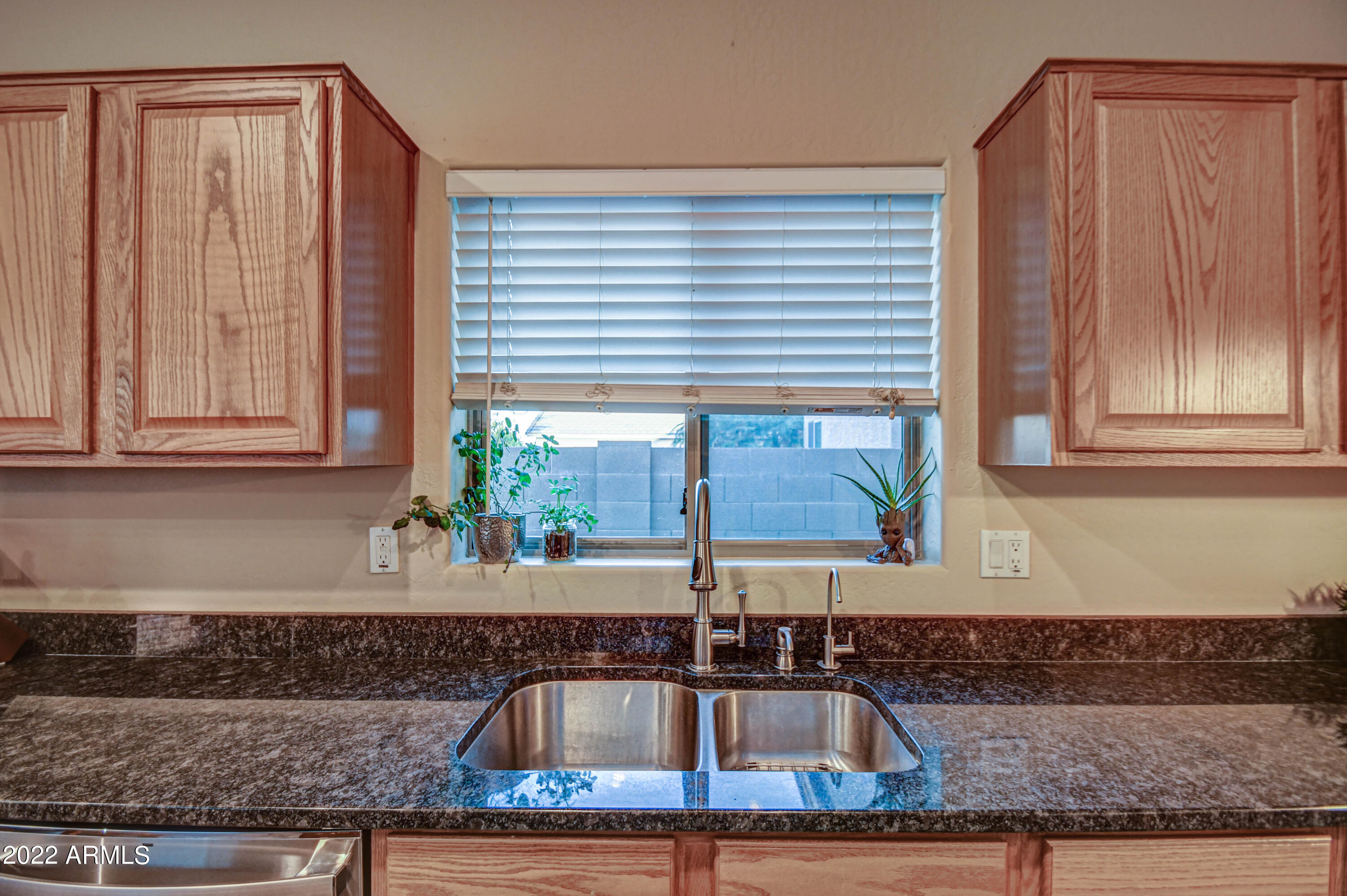 1710 East Harwell Road Phoenix, AZ 85042 - Photo 17 of 54 Kitchen 6