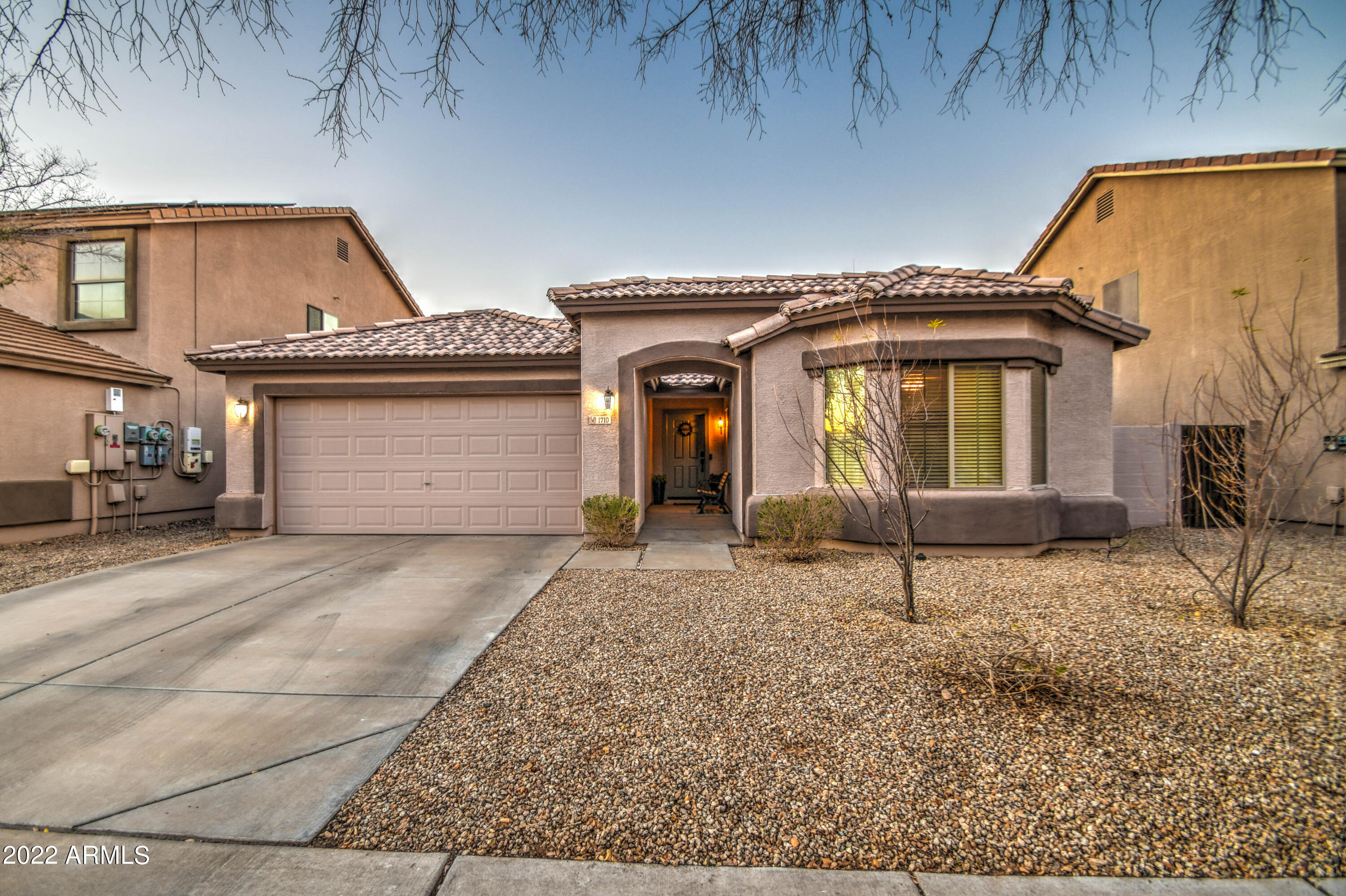 1710 East Harwell Road Phoenix, AZ 85042 - Photo 7 of 54 Twilight 3