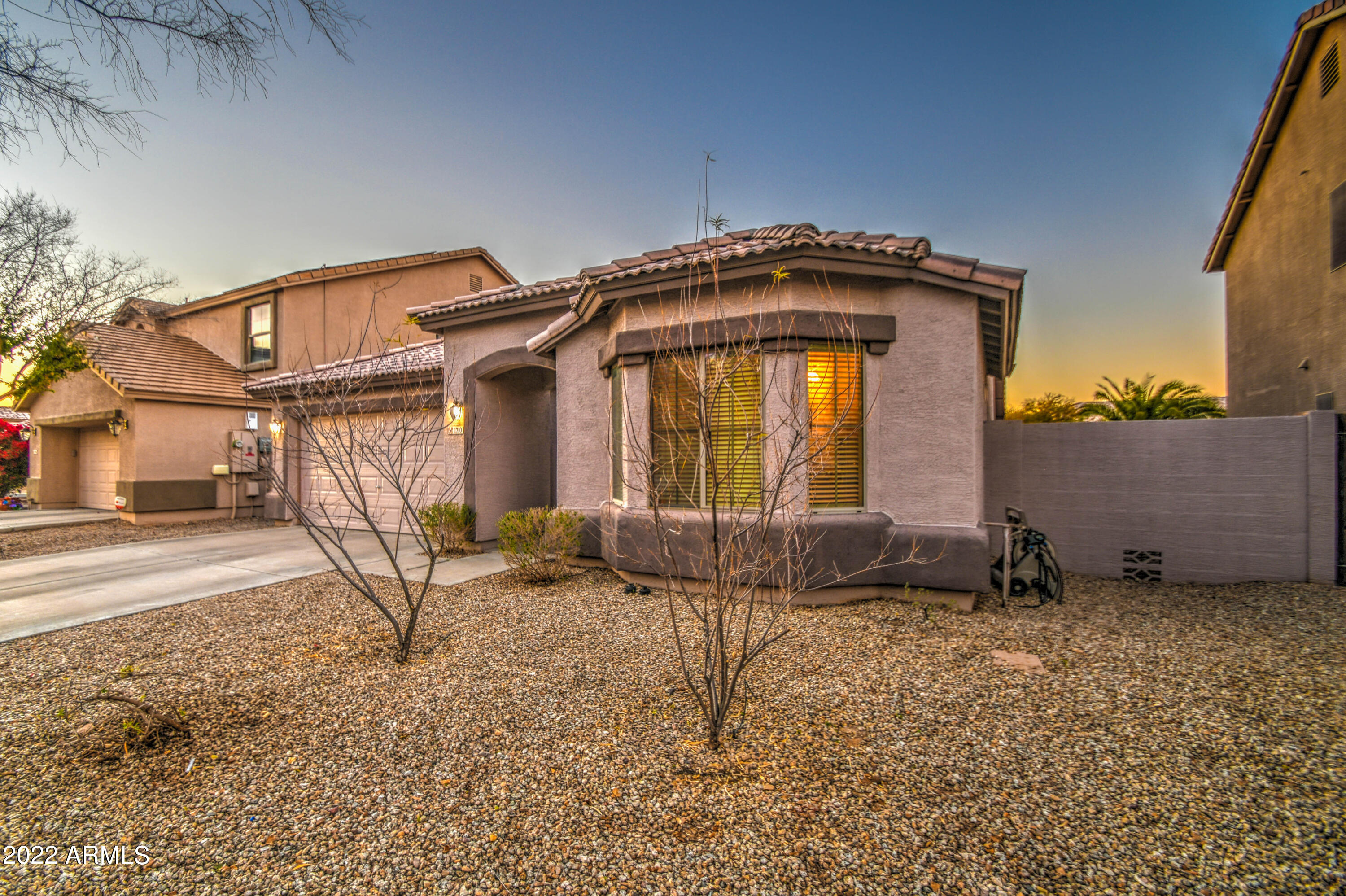 1710 East Harwell Road Phoenix, AZ 85042 - Photo 8 of 54 Twilight 4