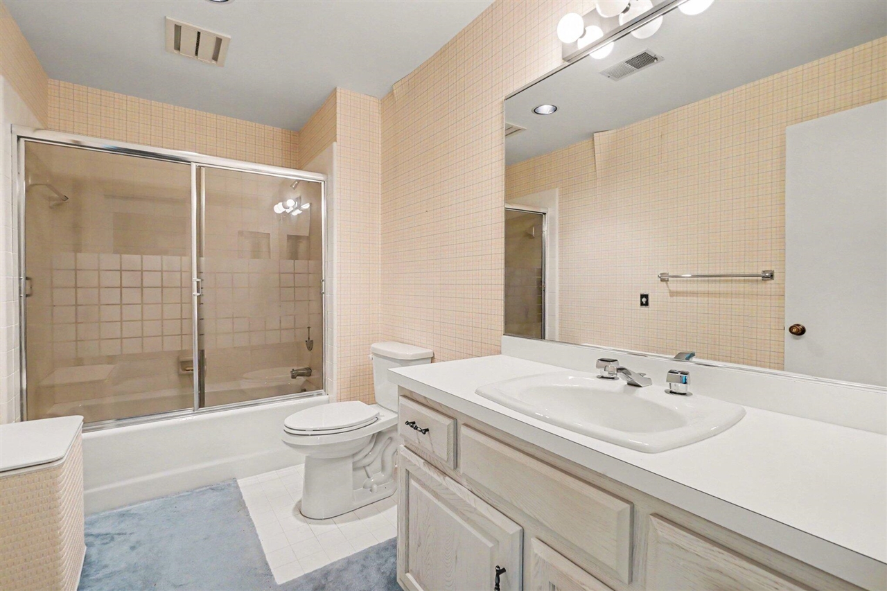 640 Cascade Hills-Ridge Southeast Grand Rapids, MI 49546 - Photo 23 of 35