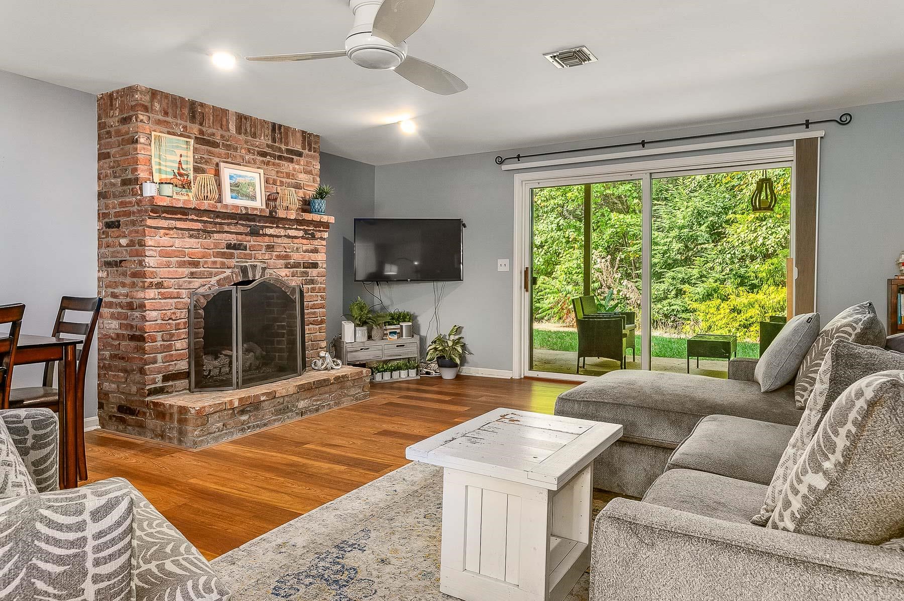 27 Hampton Towne Estates, Unit 27 Hampton, NH 03842 - Photo 3 of 34