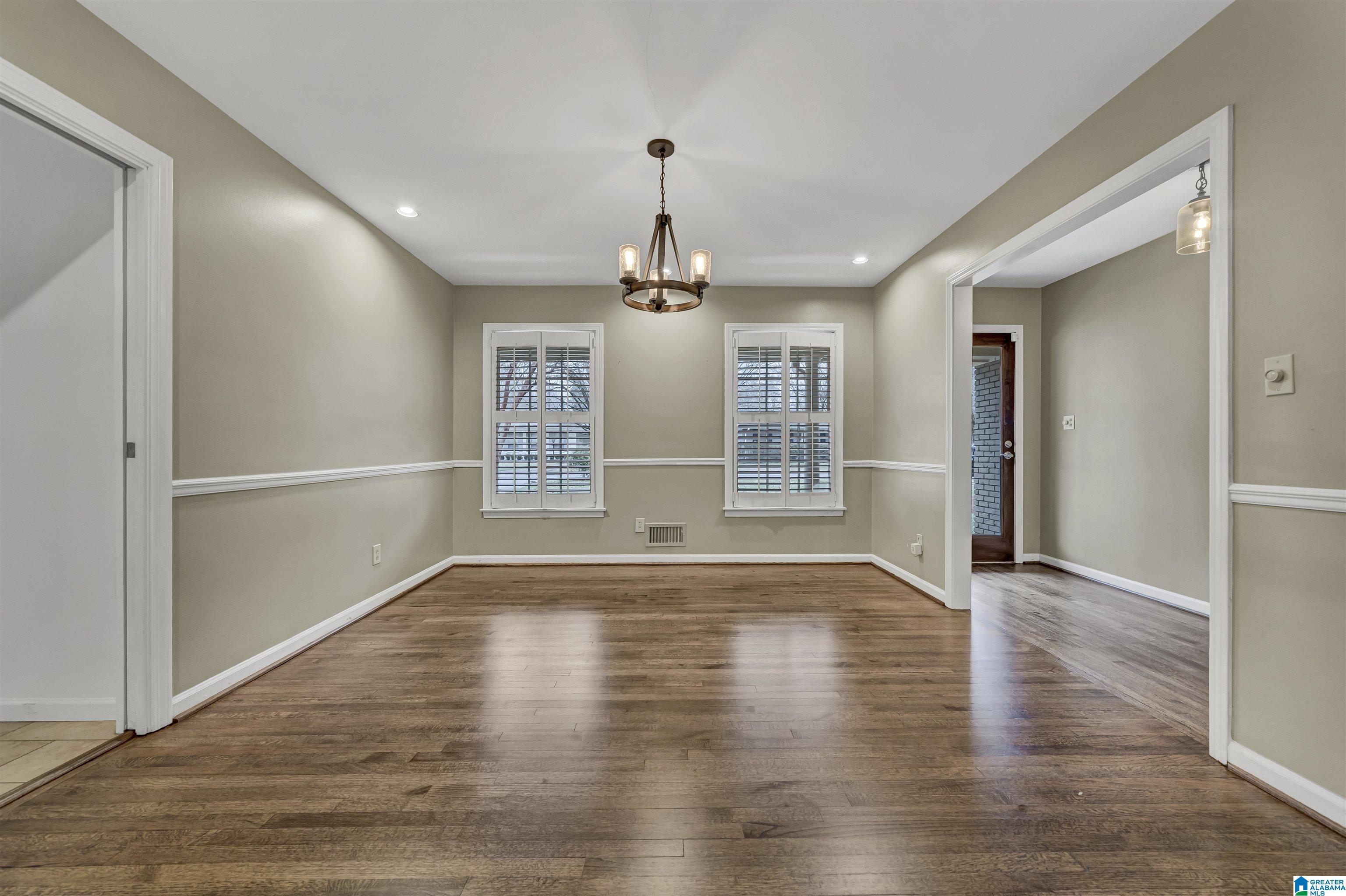 4385 MountainDale Road Birmingham, AL 35213 - Photo 5 of 32