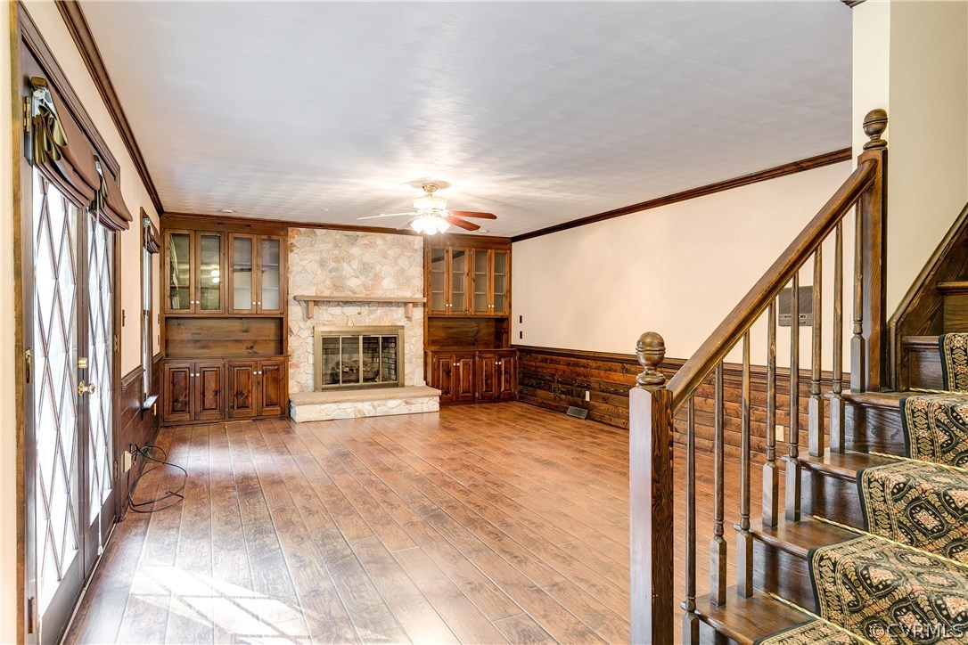 11292 Old Ridge Road Doswell, VA 23047 - Photo 3 of 45 View of the Family Room with hardwood floors, crow