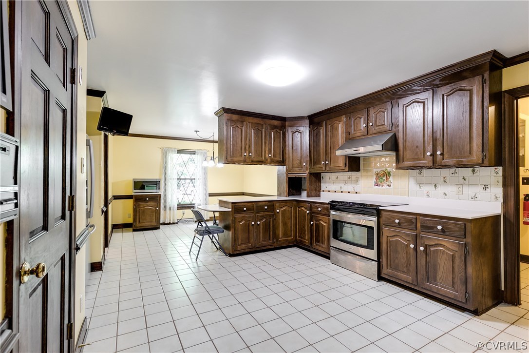 11292 Old Ridge Road Doswell, VA 23047 - Photo 34 of 45 Additional view of the kitchen with a custom penin