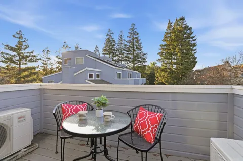 $1,988,000 | 119 Easy Street, Unit 7, Mountain View, CA 94043