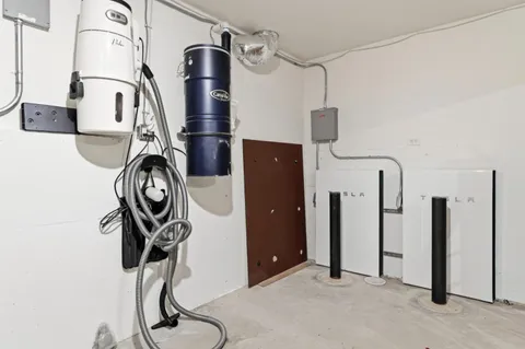 $1,988,000 | 119 Easy Street, Unit 7, Mountain View, CA 94043