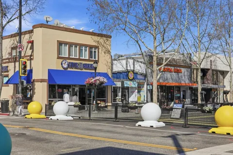 $1,988,000 | 119 Easy Street, Unit 7, Mountain View, CA 94043