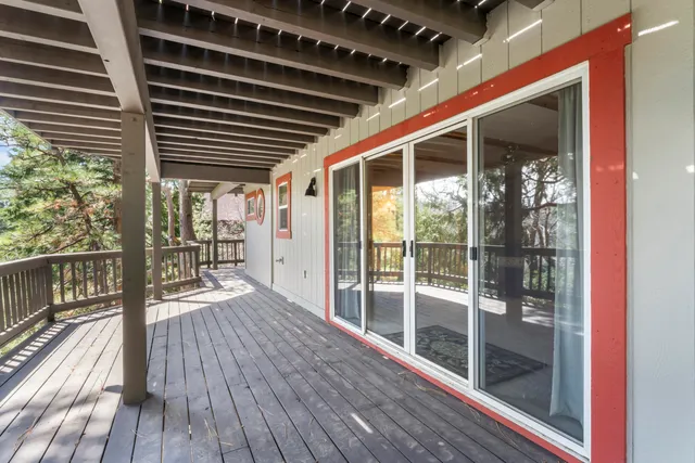 $889,999 | 783 Crown Drive, Lake Arrowhead, CA 92352