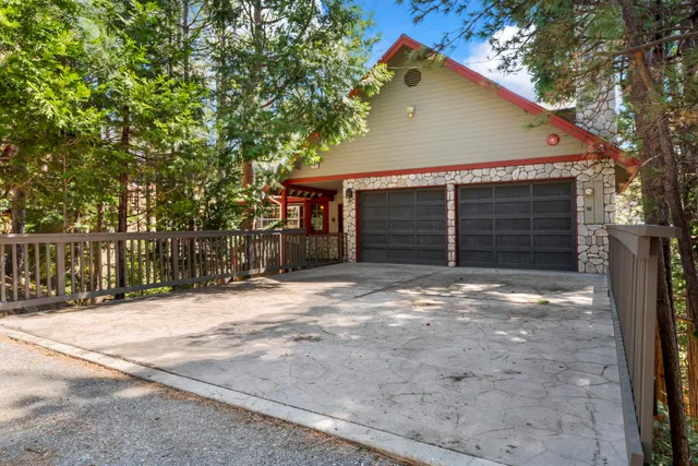 $889,999 | 783 Crown Drive, Lake Arrowhead, CA 92352