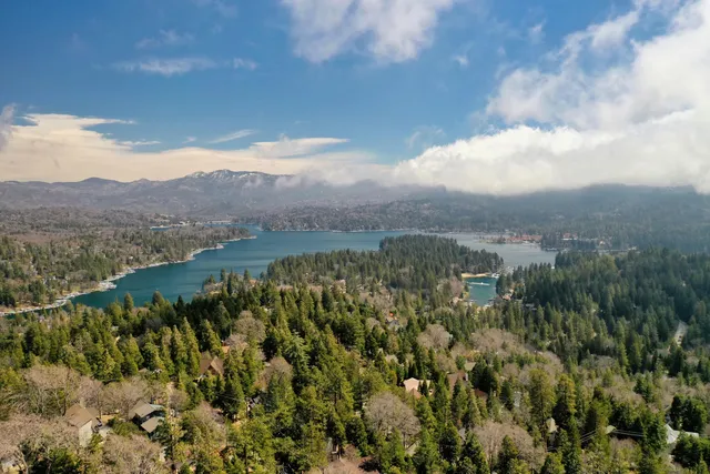 $889,999 | 783 Crown Drive, Lake Arrowhead, CA 92352