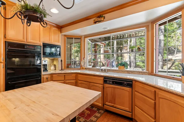 $889,999 | 783 Crown Drive, Lake Arrowhead, CA 92352