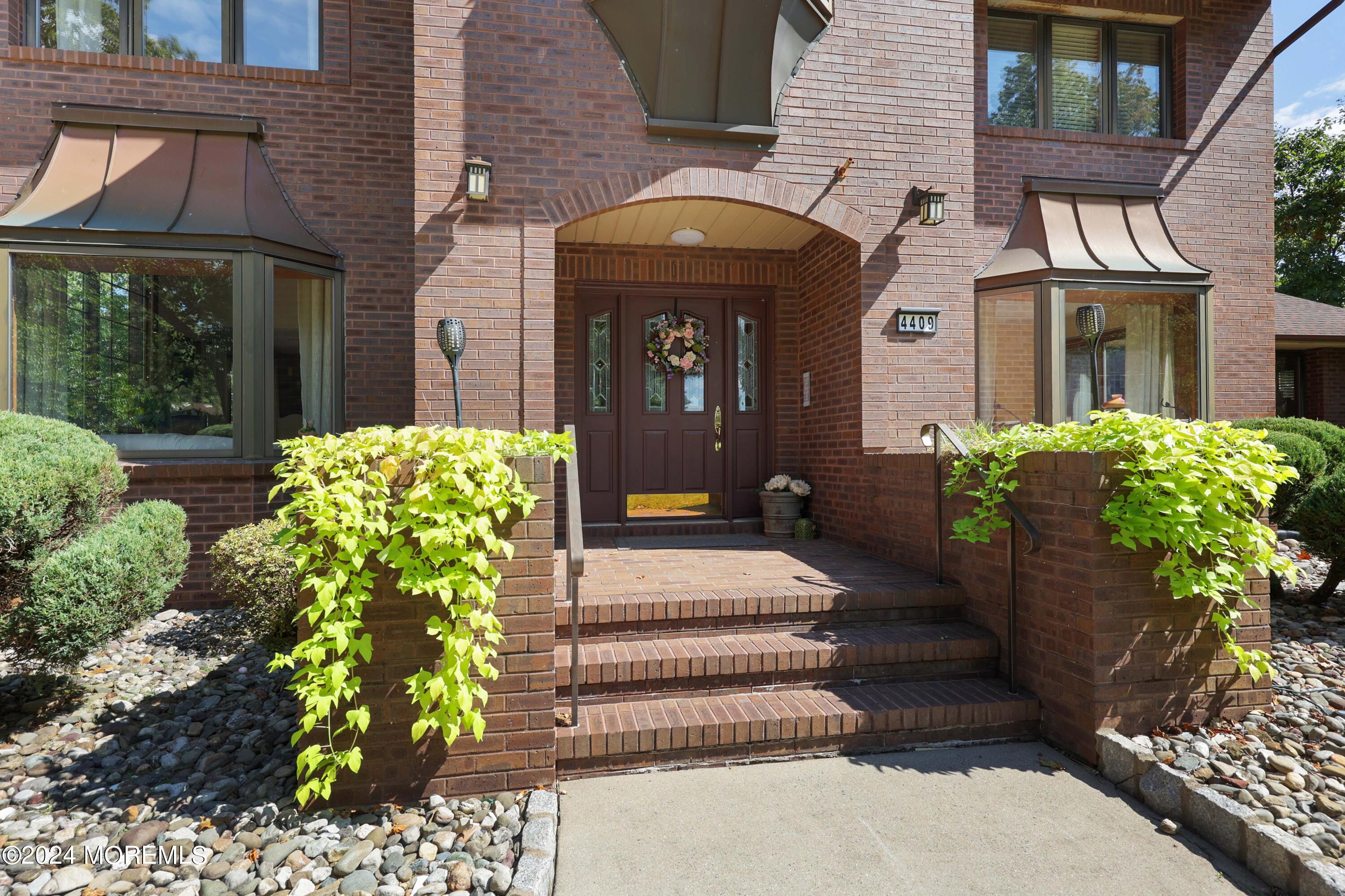 516 Matawan Avenue Keyport, NJ 07735 - Photo 2 of 59 a front view of a house