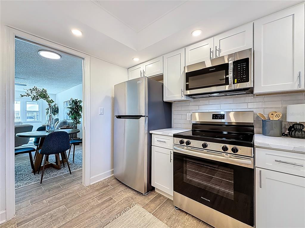 4550 Cove Circle, Unit 106 St. Petersburg, FL 33708 - Photo 5 of 31