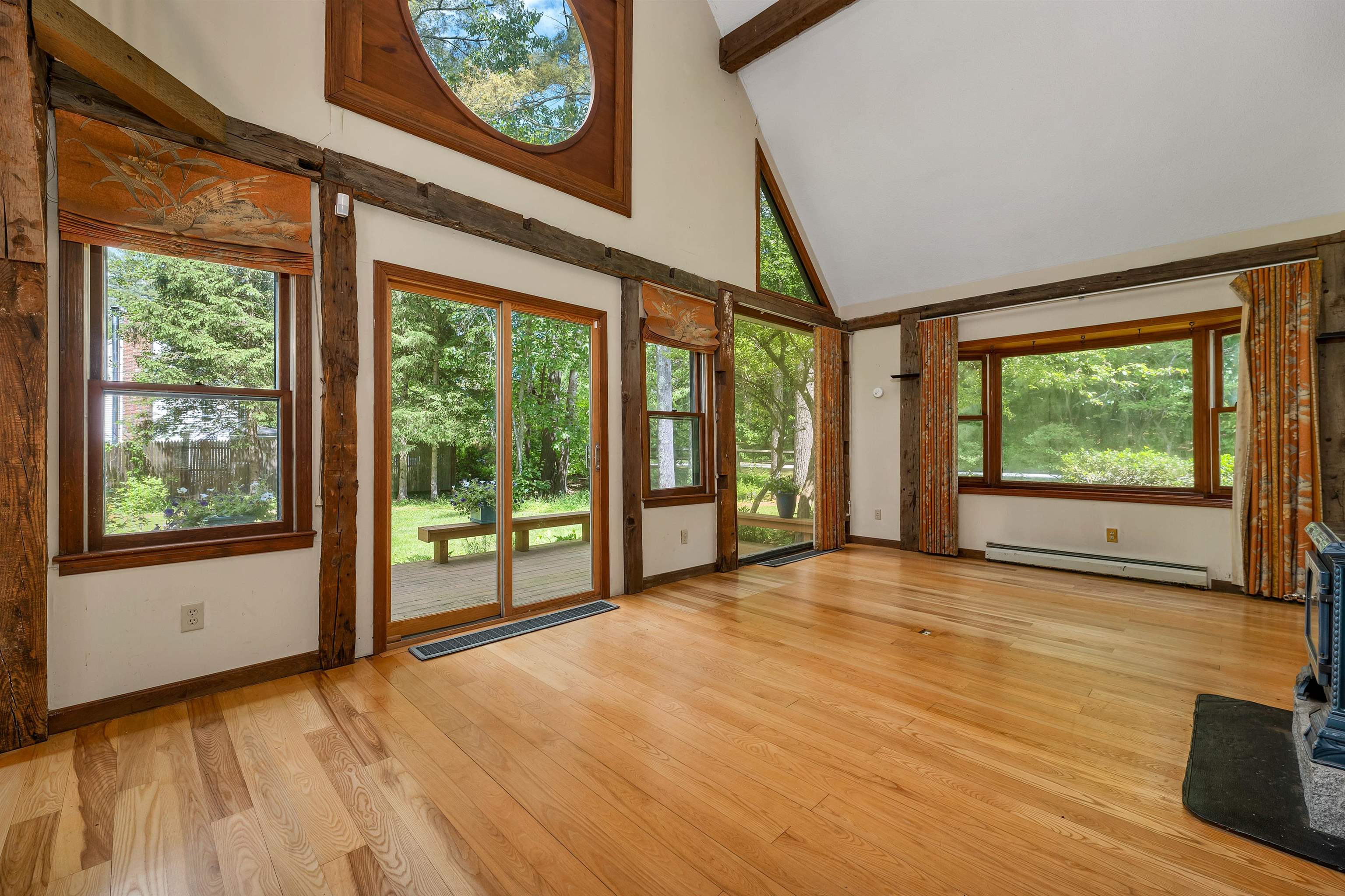 5 Madison Lane Amherst, NH 03031 - Photo 4 of 40 Gallery Image 4