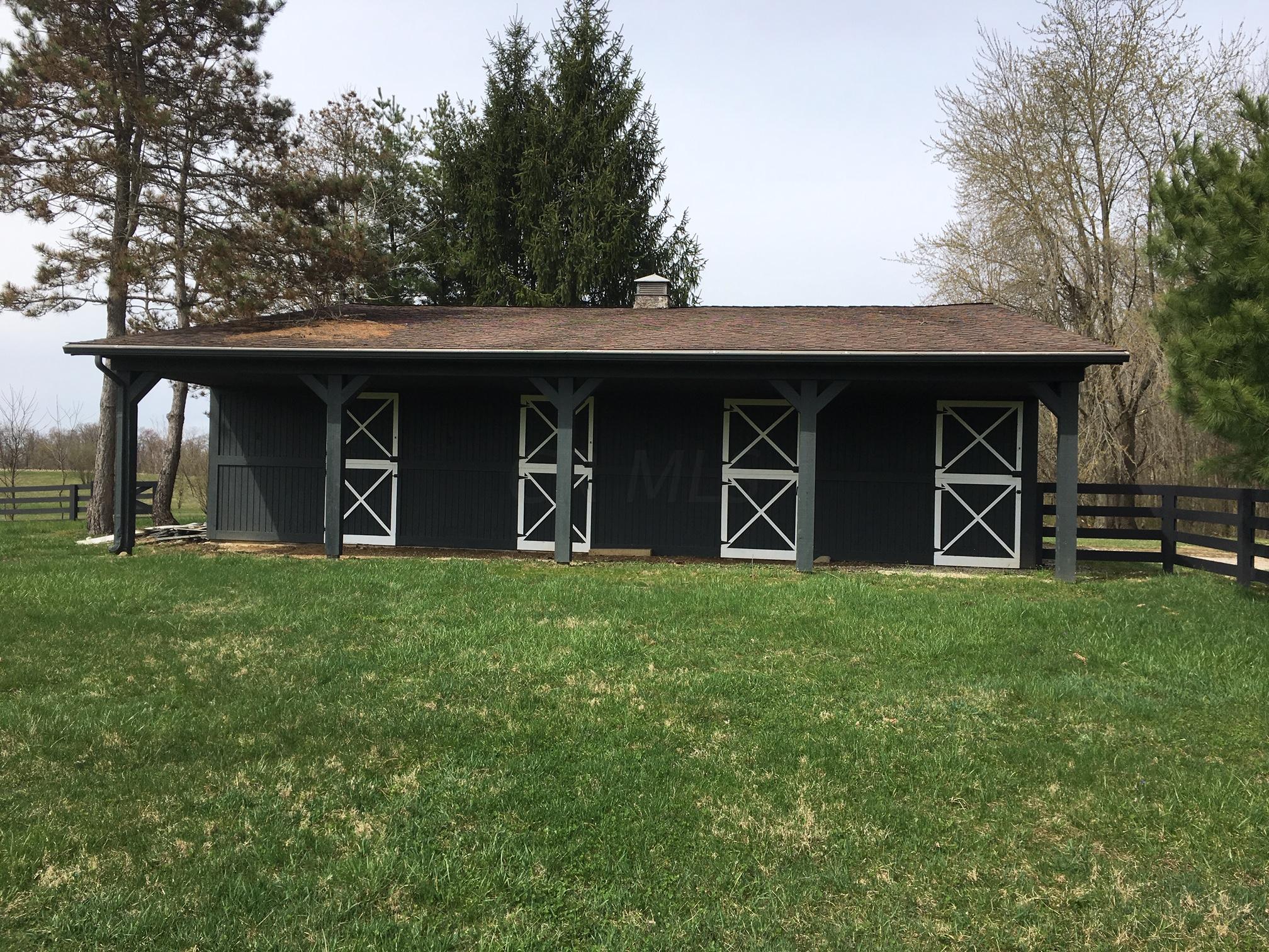 4060 Courter Road Southwest Pataskala, OH 43062 - Photo 4 of 28