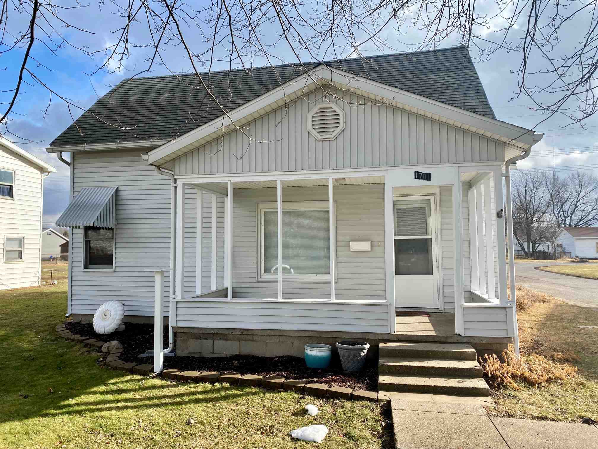 1701 Madison Street Rochester, IN 46975 - Photo 3 of 13