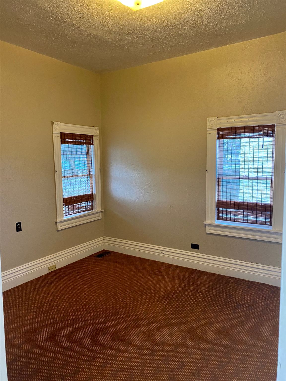 1701 Madison Street Rochester, IN 46975 - Photo 5 of 13